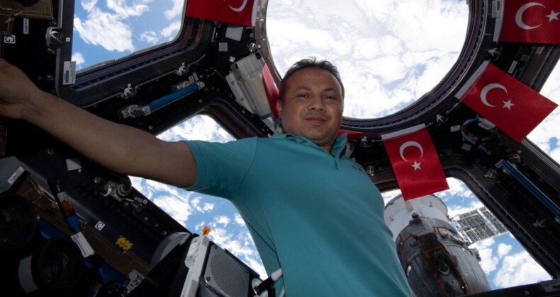 Astronot Alper Gezeravcı