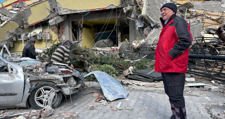 Seyhan Başkanı Akay, Deprem Anmasında Birlik Mesajı Verdi: ‘Birlikte Aşacağız, Unutmayacağız’