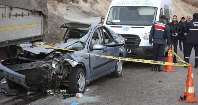 Ankara’da otomobil TIR’a çarptı: Aynı aileden 2 ölü, 4 yaralı