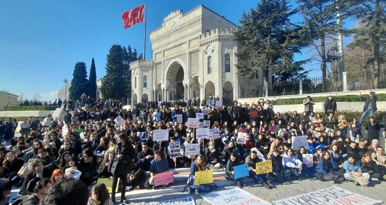 İstanbul Üniversitesi öğrencilerinden ‘müze’ tepkisi