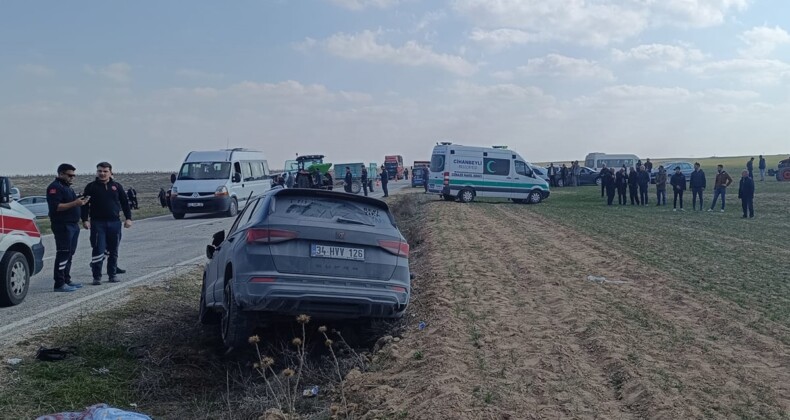 Konya’da traktör ile otomobil çarpıştı: 2 ölü, 3 yaralı