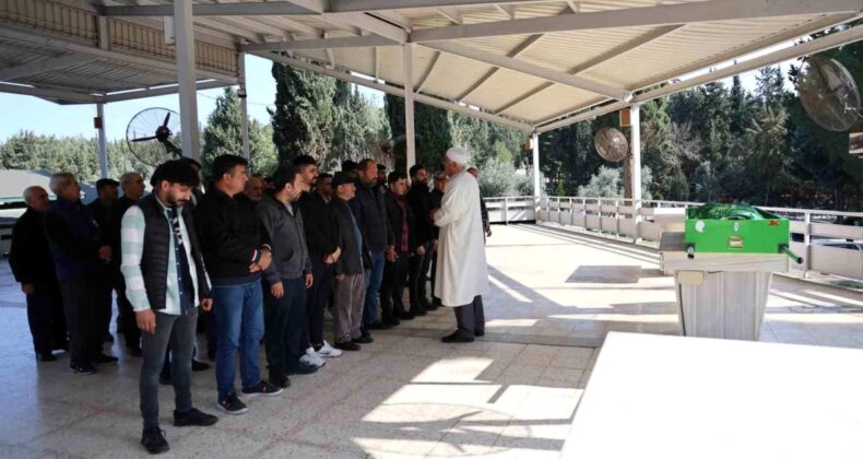 Marmara Denizi’nde batan kargo gemisinde hayatını kaybeden aşçı Adana’da toprağa verildi