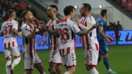 Samsunspor, Karadeniz derbisinde Rizespor’u rahat geçti: 3-0