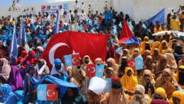 Somali’de anlaşma kutlaması