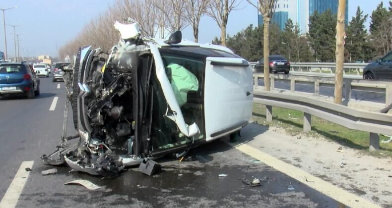 Mesaja bakmak için telefonu eline aldı, bariyerlere girip takla attı