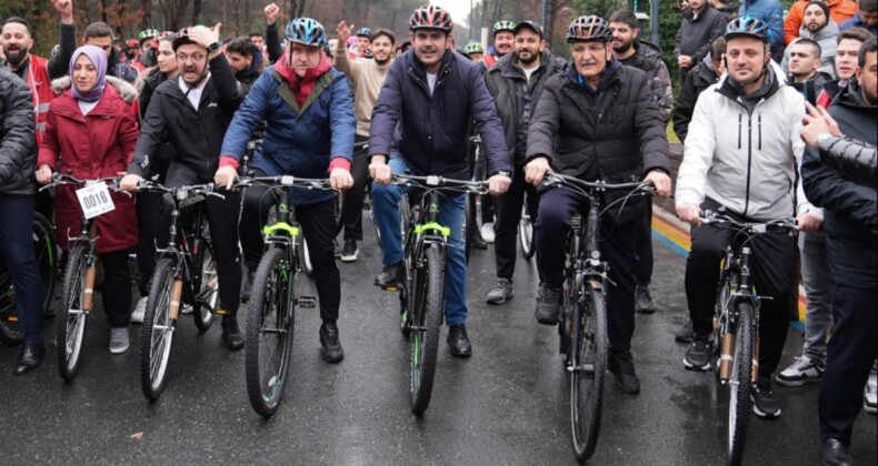 Murat Kurum: Bisiklet İstanbul’da ulaşım aracı olacak