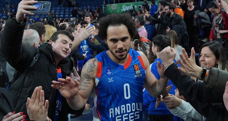 Anadolu Efes, Euroleague’de Olympiakos’u 85-72 mağlup etti