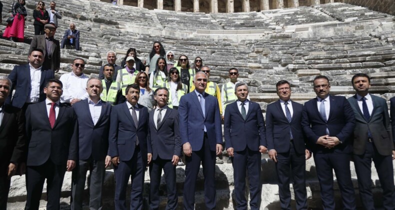 Bakan Ersoy’dan Aspendos açıklaması