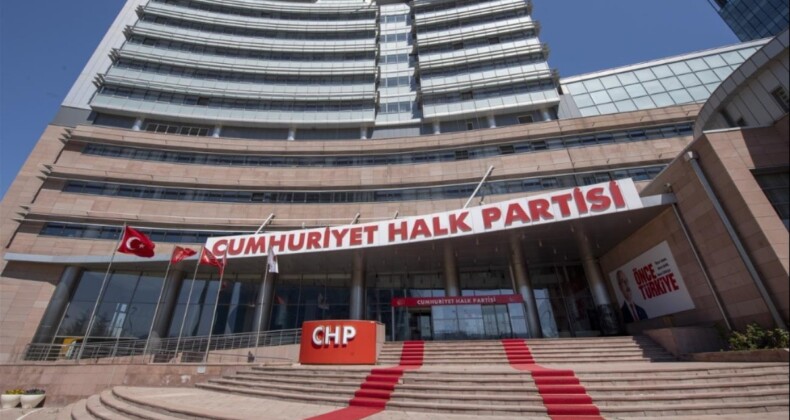 CHP Bitlis Belediye Başkan adayı Selim Soyugüzel, AKP’ye katıldı