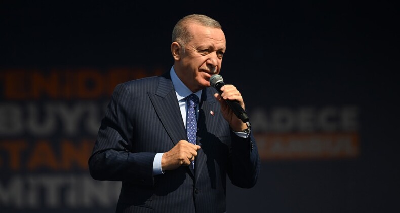 Erdoğan mitinge katılanların sayısını açıkladı: Biz burada 1 buçuk milyon kişiye alıştık ama