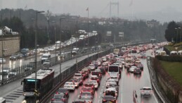 İftar öncesi İstanbul’da trafik kilitlendi