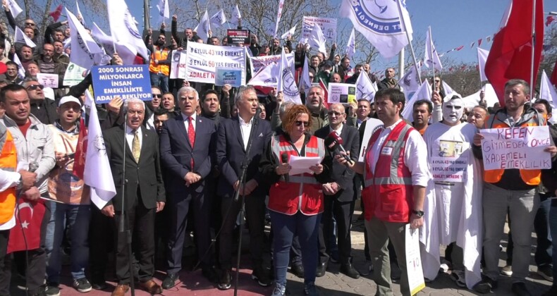 İstanbul’da kefenli eylem