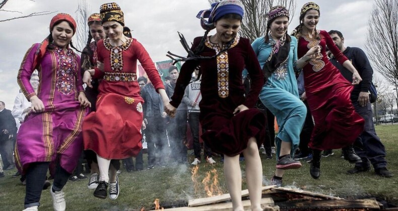 Nevruz mesajları: Baharın gelişi Nevruz bayram mesajları ile karşılanıyor