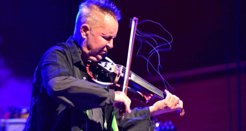 Rekortmen müzisyen Nigel Kennedy İstanbul’a geliyor