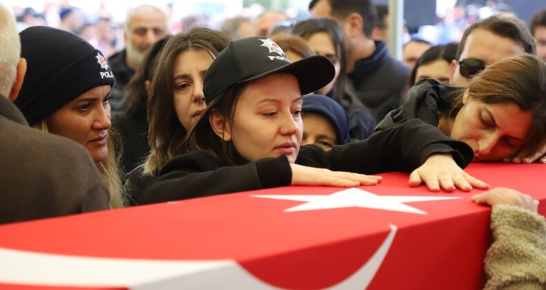 Şehit polis Fırat Der toprağa verildi