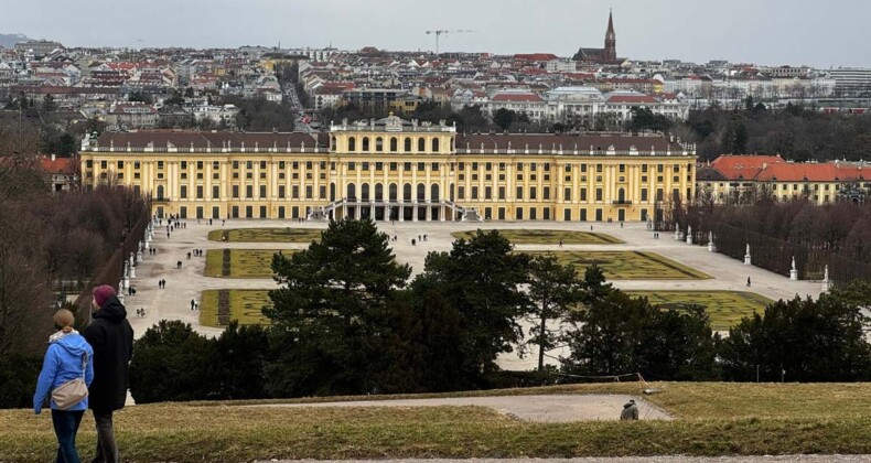 Turistlerin gözdesi: Schönbrunn Sarayı