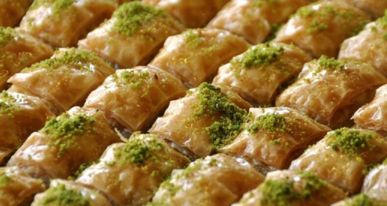 Asgari ücretli bir günlük kazancıyla bir kilo baklava alamıyor