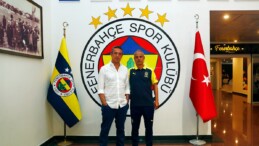 Fenerbahçe takımı ve teknik direktör İsmail Kartal, olağanüstü genel kurul öncesi Ali Koç ile buluştu”