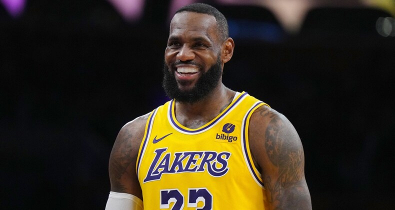 LeBron James’in hayat hikayesi raflarda: LEBRON