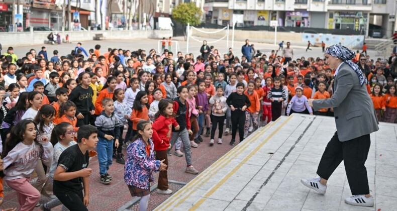 Öğrencilerin derse geç kalma alışkanlığı zumbayla çözüldü