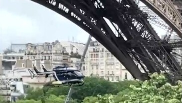 Fransa’da olimpiyat hazırlıkları: Paris polisi helikopter ile Eyfel Kulesi’nden geçti