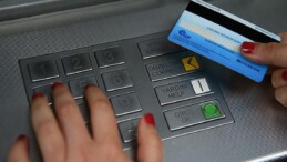 ATM’lerde açık bulup paraları çektiler: Dev banka müşterilerine dava açıyor