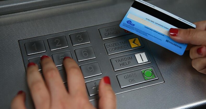 ATM’lerde açık bulup paraları çektiler: Dev banka müşterilerine dava açıyor