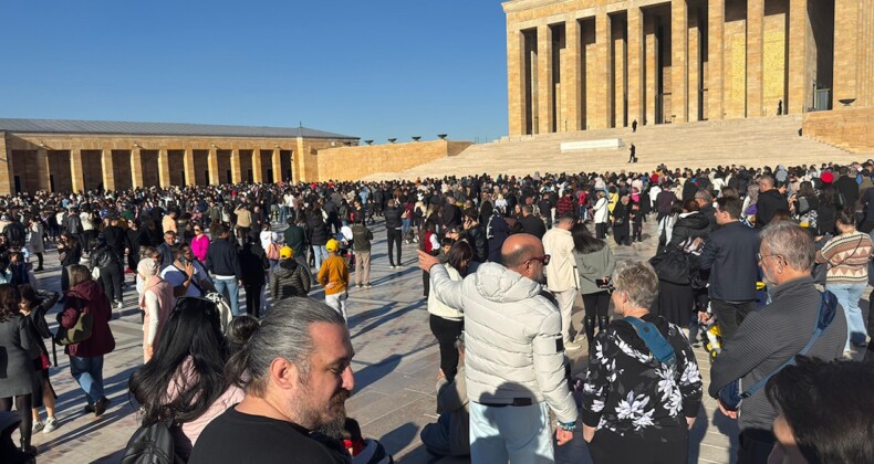 10 Kasım öncesi Anıtkabir’de ziyaretçi yoğunluğu