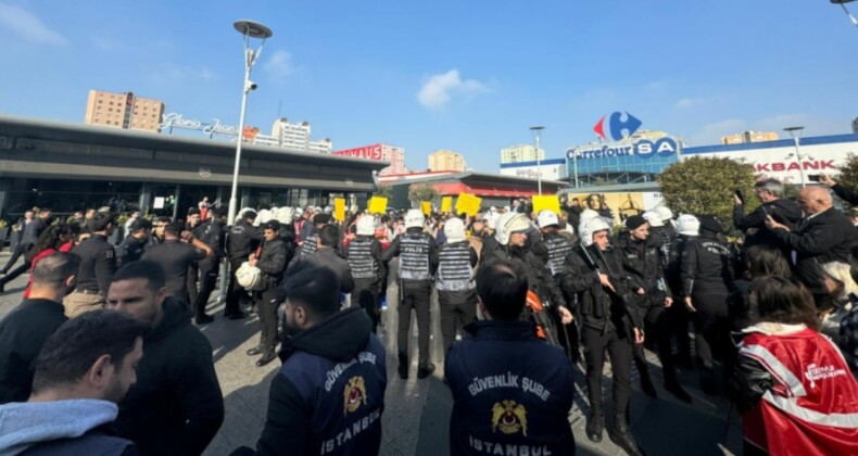 Esenyurt’ta CHP’lilere polis engeli