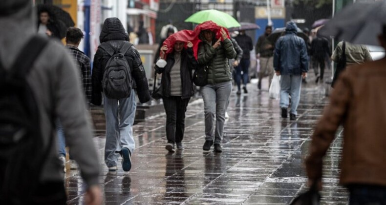 Meteoroloji saat verdi! Sağanak ve rüzgar uyarısı