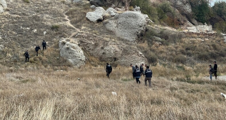 “Sivas’ta dehşet: Mezarlıkta parçalanmış bebek cesedi bulundu